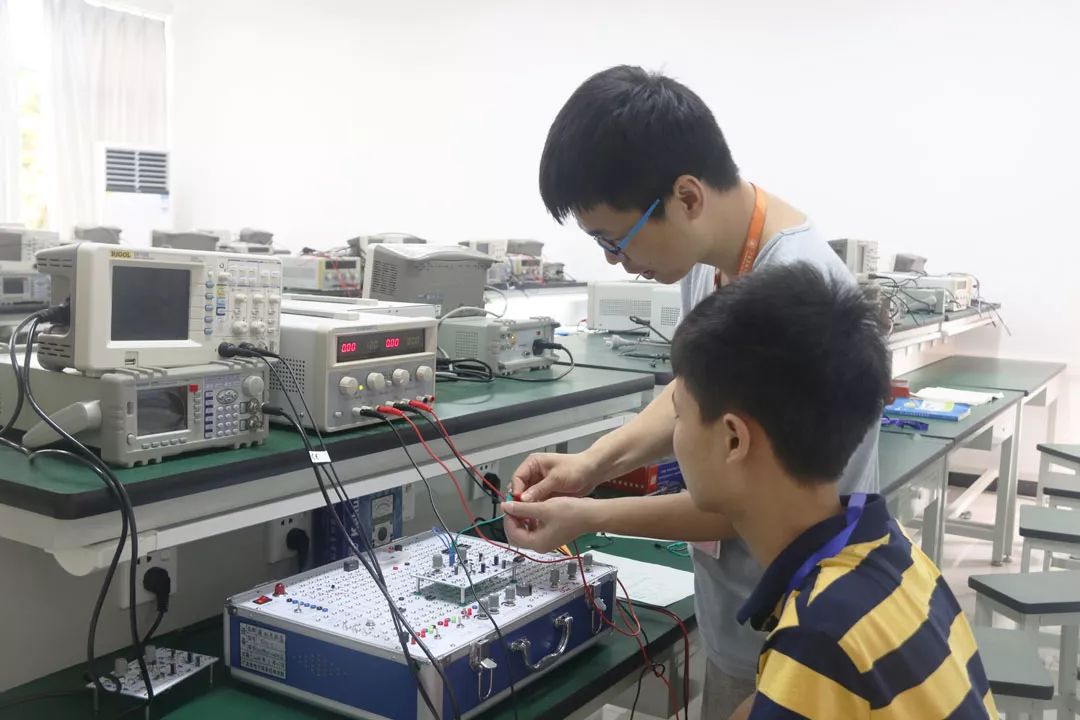 學(xué)在省電商丨不負(fù)最美校園，不負(fù)青春時(shí)光